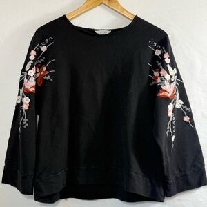 Illa Illa Oversized Floral Embroidered Sweatshirt